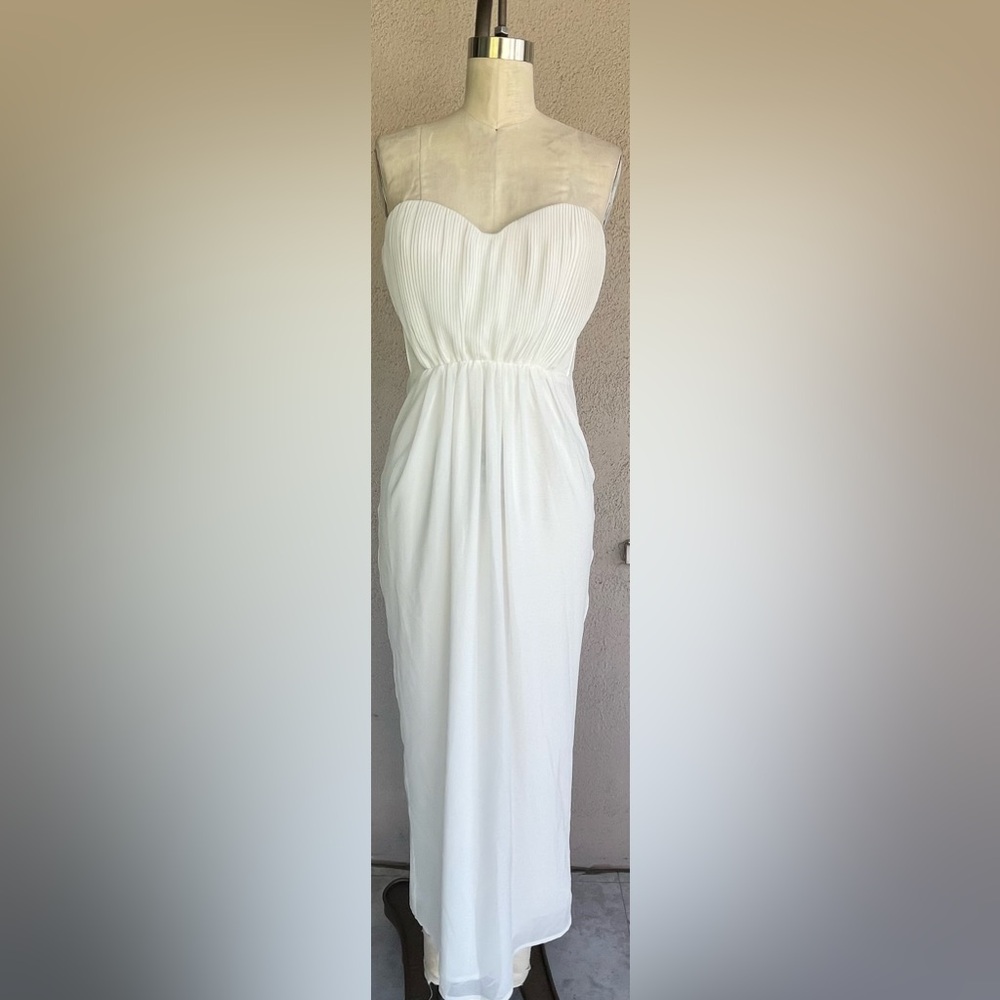 Elegant White Strapless Dress